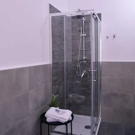 Vatican Miro Holidays ゲストハウス ローマ