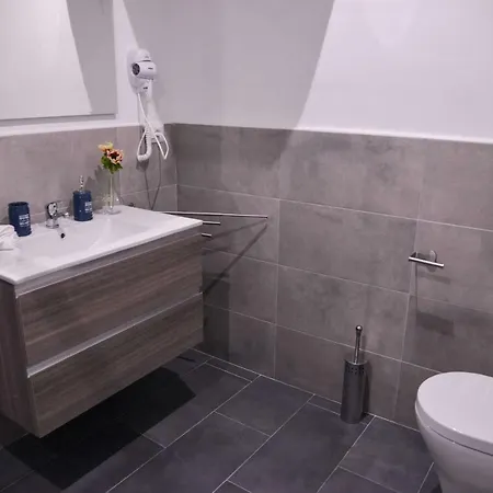 Гостевой дом Vatican Miro Holidays 4*